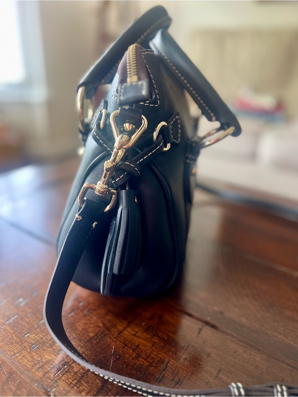 Dooney & Bourke 1975 Black Leather Dome Satchel Crossbody Bag Gold Hardware - Picture 5 of 10